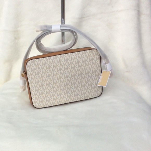 Michael Kors Jet Set LG EW Crossbody - Picture 5 of 7